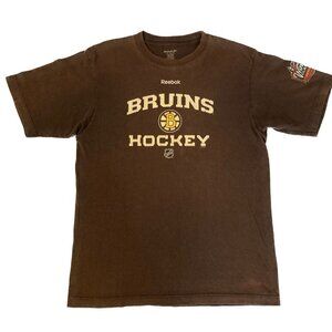 Throwback Boston Bruins 2010 Winter Classic Fenway Park T-shirt Size Small
